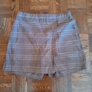Short skirt plaid